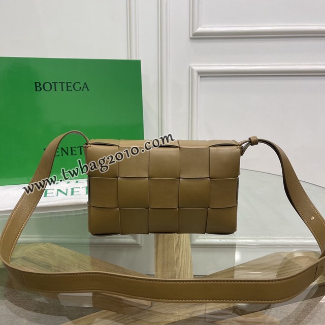 Bottega veneta高端女包 KF0017 寶緹嘉Cassette肩背女包 BV新款放大編織斜挎包  gxz1381